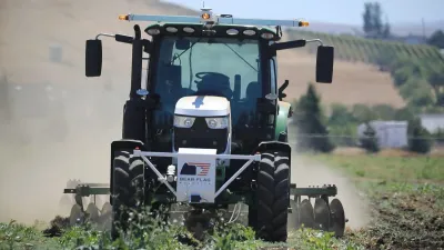John Deere koupil startup Bear Flag Robotics, aby urychlil vývoj autonomních technologií