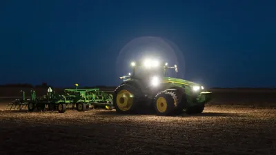John Deere představil autonomní traktor. Už letos zamíří do prodeje!