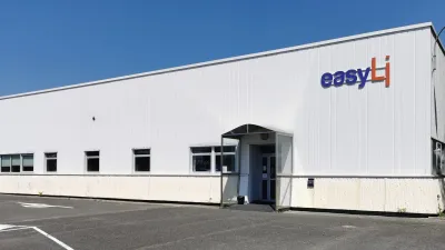 Budova společnosti easyLi s firemním logem.