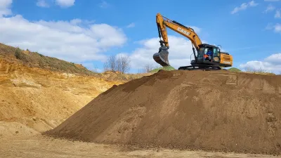 Stavební stroje CASE ovládly pískovnu.