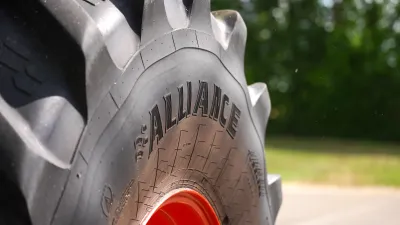 Yokohama Off-Highway Tires uvádí na trh své dosud největší pneumatiky Alliance pro traktory.