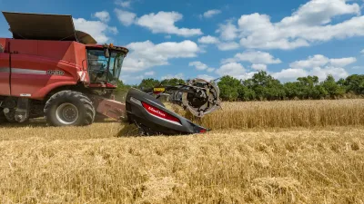 90 % hmotnosti adaptéru MacDon FD235 je díky předpětí pružin (umístěných na každé straně adaptéru) „odebráno“. Lišta tlačí na zem hmotností méně než půl tuny a zbytek hmotnosti je přenesen na sklízecí mlátičku.