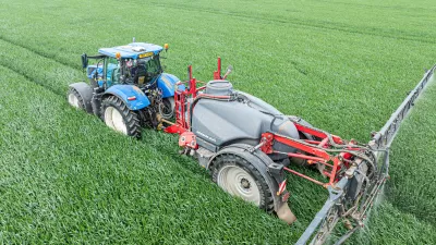 BoomControlPro umí přizpůsobovat ramena v jedné úrovni po celém pracovním záběru.