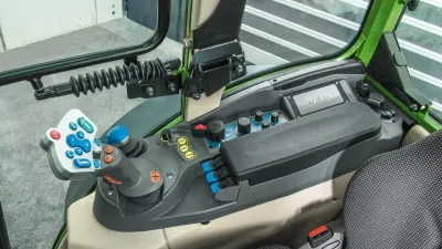 Interiér traktoru  Fendt Vario e100