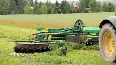 Shrnovač Agronic na louce