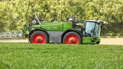 Fendt Rogator je přebarvený Challenger