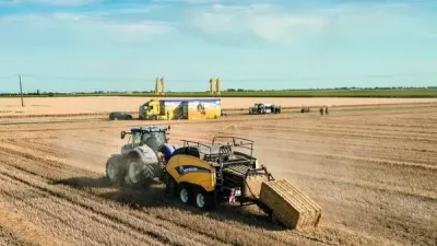 Lis New Holland BigBaler Plus při práci