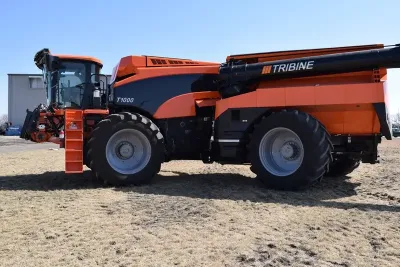 Sklízecí mlátička Tribine – tribine t1000
