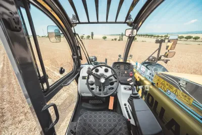 New Holland TH