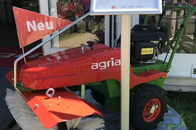 Demopark 2019, trávníková show s golfovým a sportovním trávníkem
