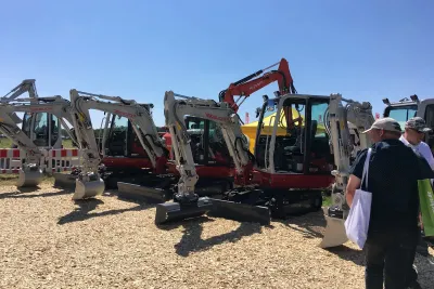 Demopark 2019, trávníková show s golfovým a sportovním trávníkem