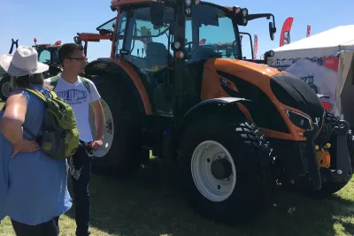 Demopark 2019, trávníková show s golfovým a sportovním trávníkem