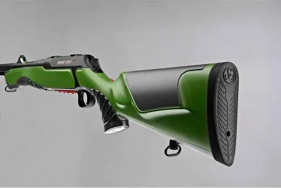 S 404 Fendt 1050 Vario je nejmodernější puškou na světě. Za výrobou stojí J. P. Sauer &amp; Sohn.