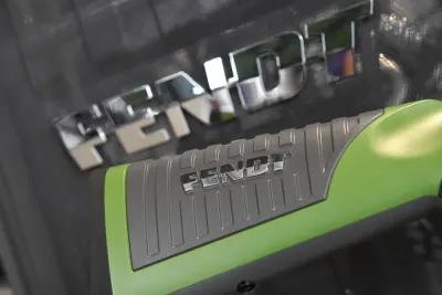 S 404 Fendt 1050 Vario je nejmodernější puškou na světě. Za výrobou stojí J. P. Sauer &amp; Sohn.