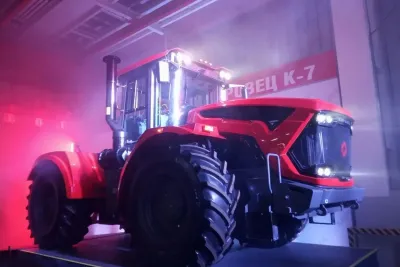 Nejnovější generace Kirovce během světové premiéry v ruském výrobním závodě.