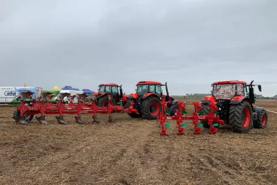 Pluhy Sukov ve spojení s traktory Zetor