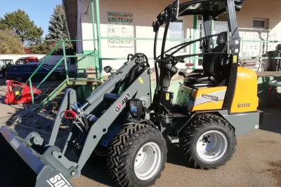Nakladač GIANT G1500