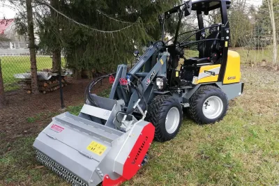 Nakladač GIANT G1500