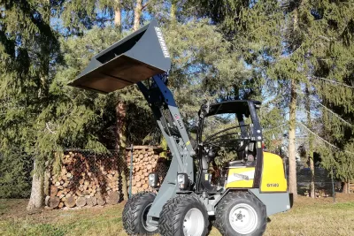 Nakladač GIANT G1500