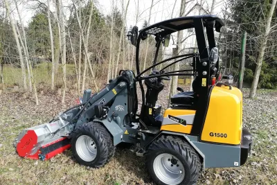 Nakladač GIANT G1500