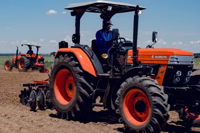 Traktory E-Kubota