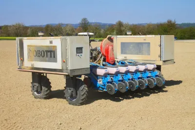 Inovovaný autonomní robot Robotti zasel v Česku desítky hektarů a další budou přibývat