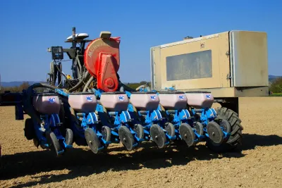 Inovovaný autonomní robot Robotti zasel v Česku desítky hektarů a další budou přibývat