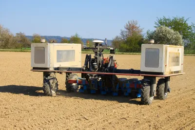 Inovovaný autonomní robot Robotti zasel v Česku desítky hektarů a další budou přibývat