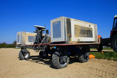 Inovovaný autonomní robot Robotti zasel v Česku desítky hektarů a další budou přibývat
