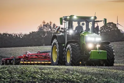 Nový John Deere 7R 350