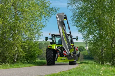 Claas přichází s novými žacím stroji s vylepšeným bočním zavěšením a řadou užitečných funkcí