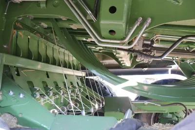 Krone Big Pack 1290 HDP VC s akumulačním vozíkem BaleCollect