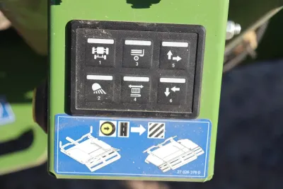 Krone Big Pack 1290 HDP VC s akumulačním vozíkem BaleCollect