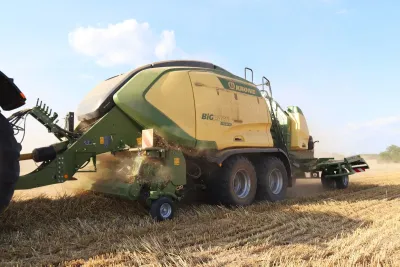 Krone Big Pack 1290 HDP VC s akumulačním vozíkem BaleCollect