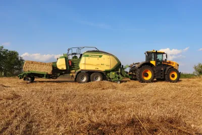 Krone Big Pack 1290 HDP VC s akumulačním vozíkem BaleCollect