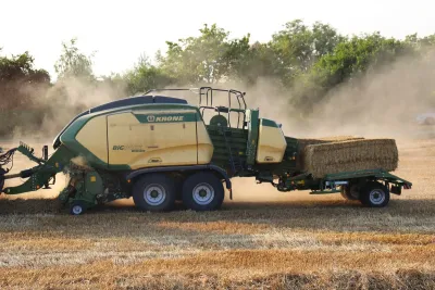 Krone Big Pack 1290 HDP VC s akumulačním vozíkem BaleCollect