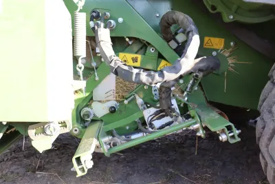 Krone Big Pack 1290 HDP VC s akumulačním vozíkem BaleCollect