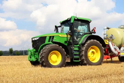 John Deere 7R 290 s plynulou převodovkou Autopowr s joystickem CommandPro