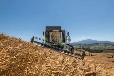 Fendt představuje novou sklízecí mlátičku Fendt 5275 C SL
