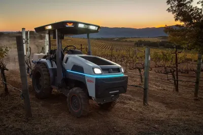 První elektrický traktor s autonomním řízením Monarch Tractor