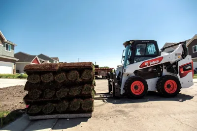 Nakladače Bobcat: revoluční řada R přichází na trh