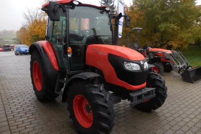 Třetí generace traktorů Kubota M4003 vhodná nejen do živočišné výroby přichází s inovovaným motorem