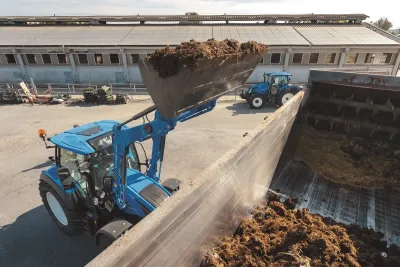 Využitelnost traktorů lze zvýšit montáží čelního nakladače. Zdroj foto - tisková zpráva New Holland