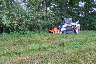 Zemědělci ve Veselí se přesvědčili o schopnostech nové manipulační techniky Bobcat