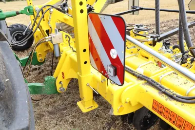 Řádkový kypřič Strip-Master jako high-tech ochrana půdy před vodní a větrnou erozí