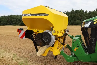 Řádkový kypřič Strip-Master jako high-tech ochrana půdy před vodní a větrnou erozí