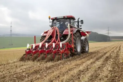 V nabídce si farmáři mohou vybrat různé možnosti variability rámů od třímetrového pevného provedení až po šestimetrový hydraulicky sklopný rám.