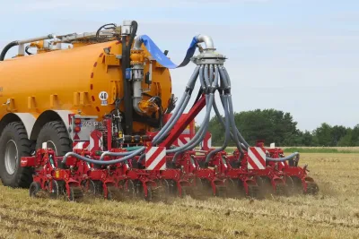 Kverneland Kultistrip zpracovává půdu metodou Strip-Till. Jednotlivé části pracovních jednotek lze perfektně přizpůsobit různým půdním podmínkám