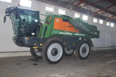 Samojízdný postřikovač AMAZONE Pantera 4503 ZD Luštěnice.