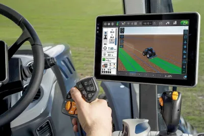 New Holland T7 HD se zcela novou kabinou a ovládáním zaujme řadou jedinečných funkcí.
